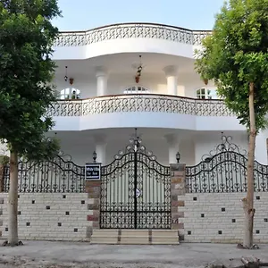 Apartment White, Luxor