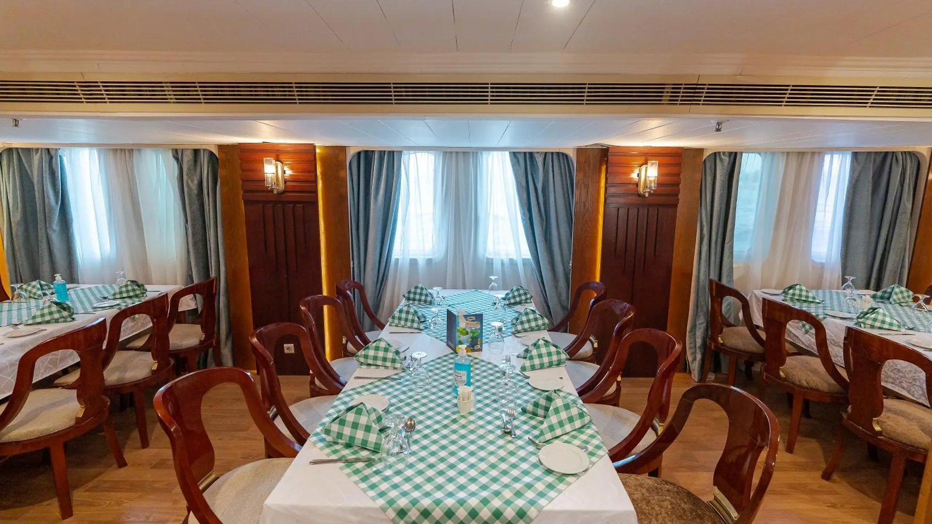 Nile Quest Cruise - 4 Or 7 Nights From Luxor Each Saturday And 3 Or 7 Nights From Aswan Each Wednesday Hotel